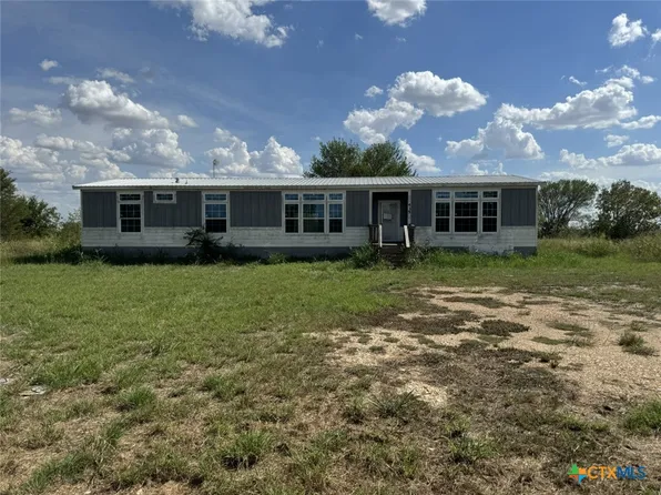 435 County Road 95d, Moulton, TX 77975
