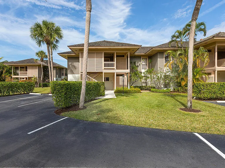 11818 Pebblewood Dr #101 — Photo 6