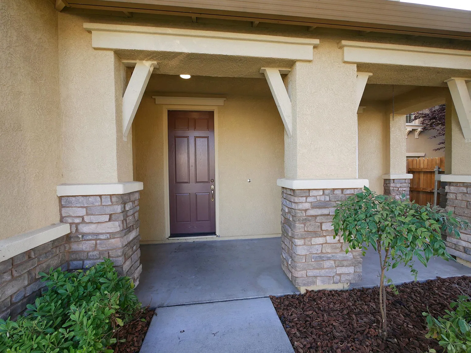 6 bed, 3441 sqft, $3,675 — Photo 3
