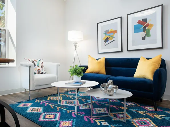 The Laurel at 401 Albany Turnpike