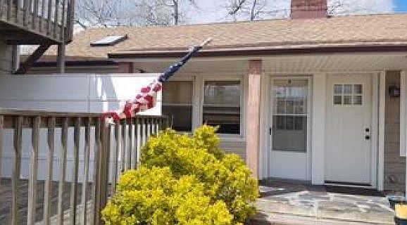 2nd image of 124 Lincoln Ave