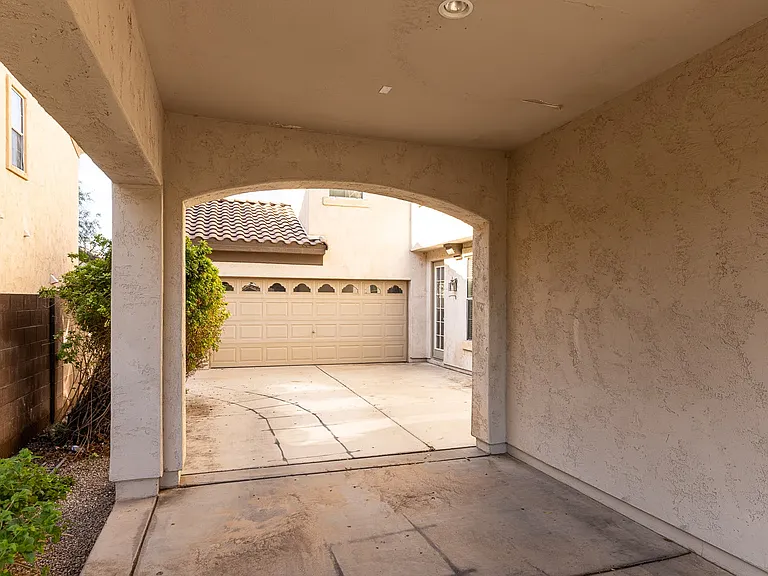 2051 E Carla Vista Dr — Photo 33
