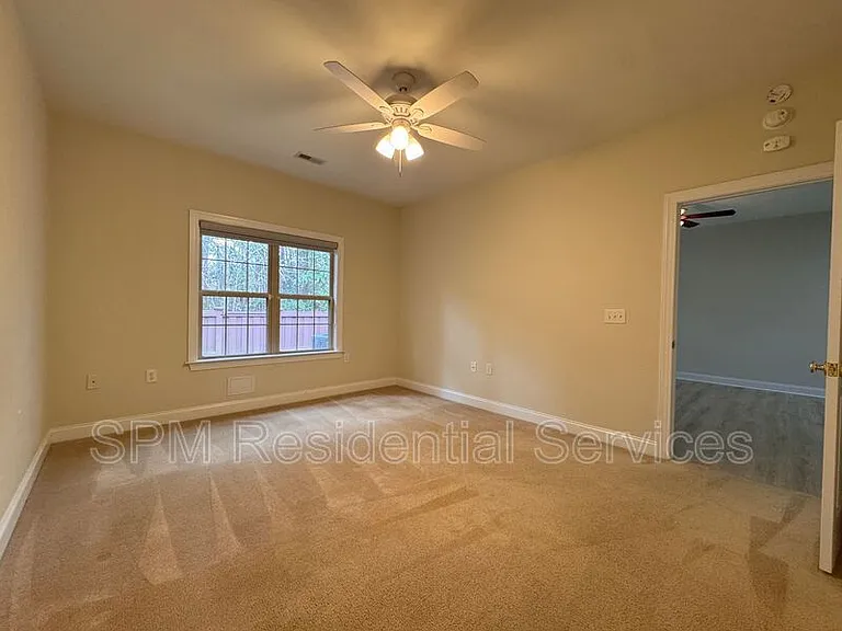 4534 Regent Dr — Photo 16