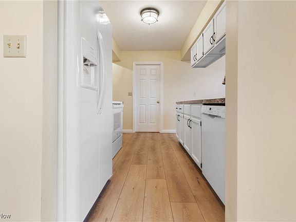 4th image of 10285 Orchard Hill Ln