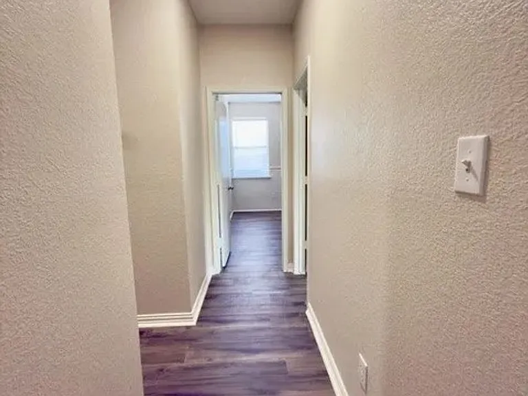 4425 Park Creek Ct — Photo 15