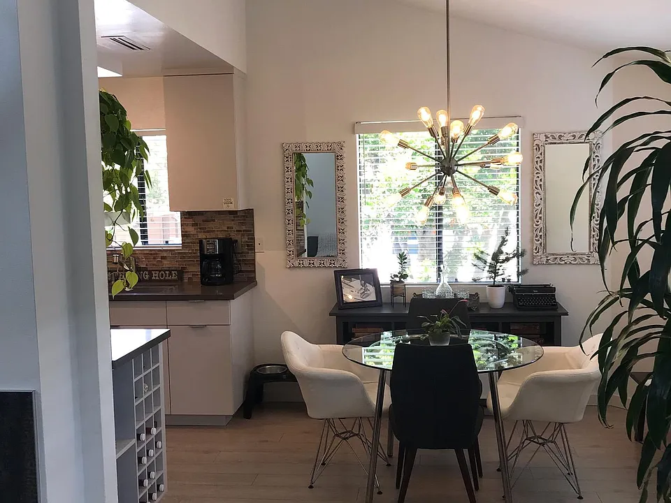 1237 N Ogden Dr #3