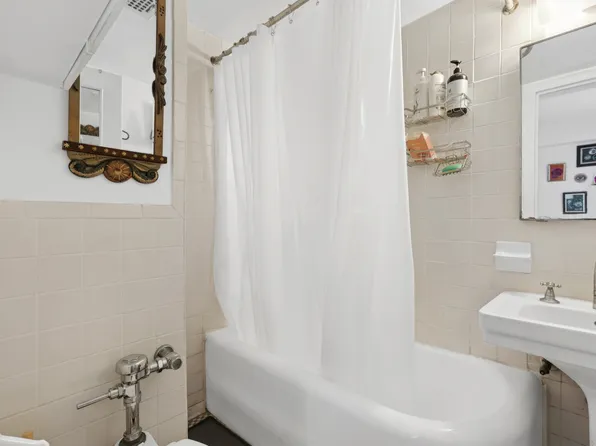 45 Tudor City Place 808 image 4 of 5