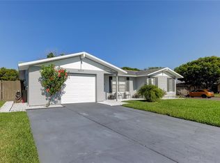 6825 Hills Dr, New Port Richey, FL 34653