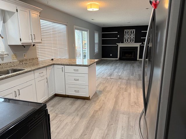 1st image of 456 Waverly Pl