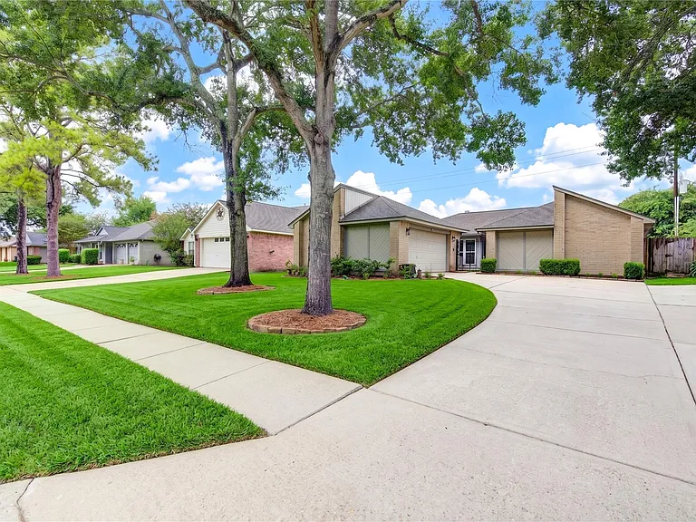 7023 Brockington Dr — Photo 41