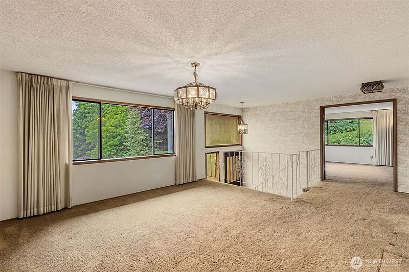 5th image of 5359 Ruby Place NE