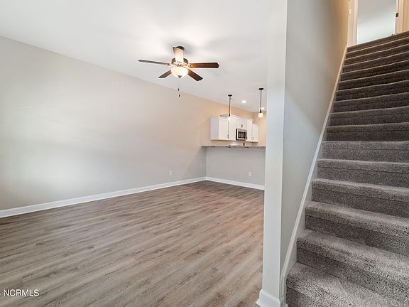 5th image of 18 Catalina Cir