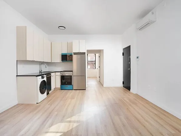 151 East 30th Street 3S image 2 of 6