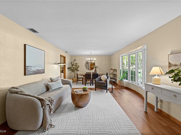 4th image of 335 Timberlane Dr