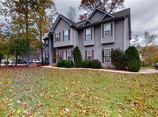 214 Colonel Holcombe Pl, Candler, NC 28715