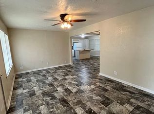 140 W Hooks St, Sour Lake, TX 77659