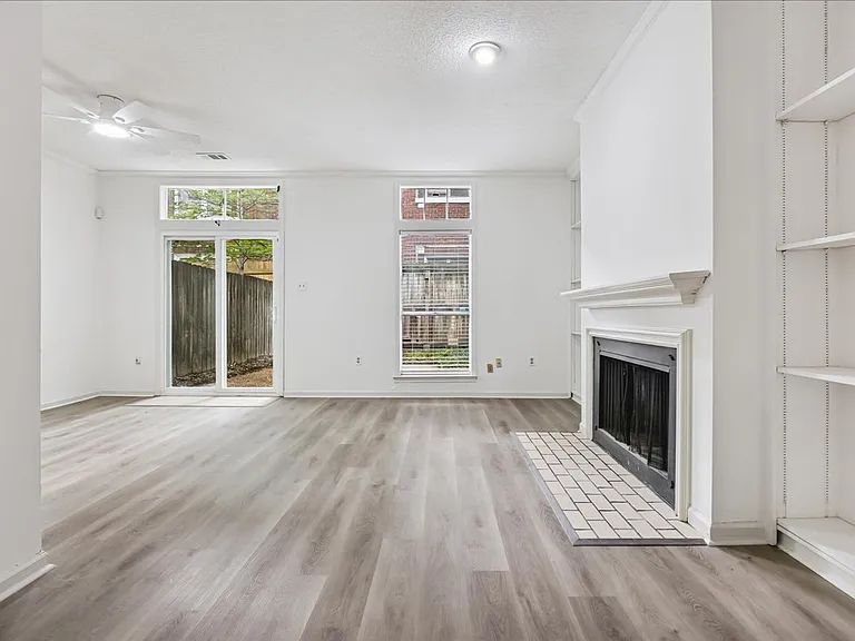 1694 Belvedere Ct — Photo 5