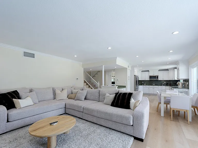 5557 Adelina Ct — Photo 19