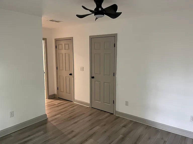 6141 Hanna Ct — Photo 10