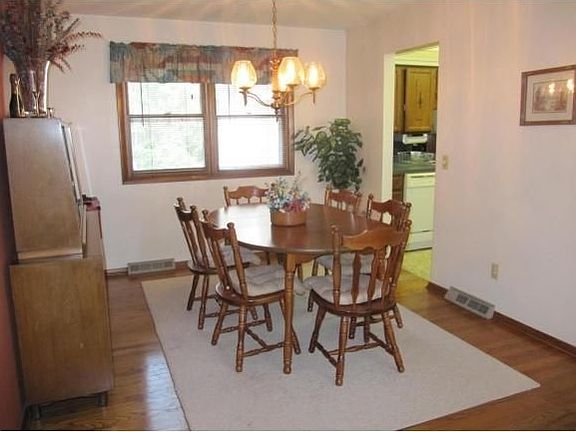 5th image of 14 Elmwood Dr