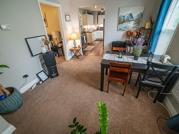 4th image of 818 Queen Ave N #2