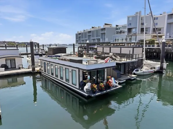 1 Pier 8 St #13, Charlestown, MA 02129