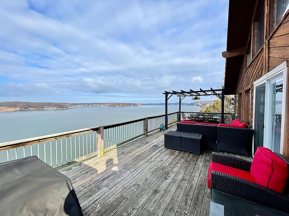 Upstairs Deck