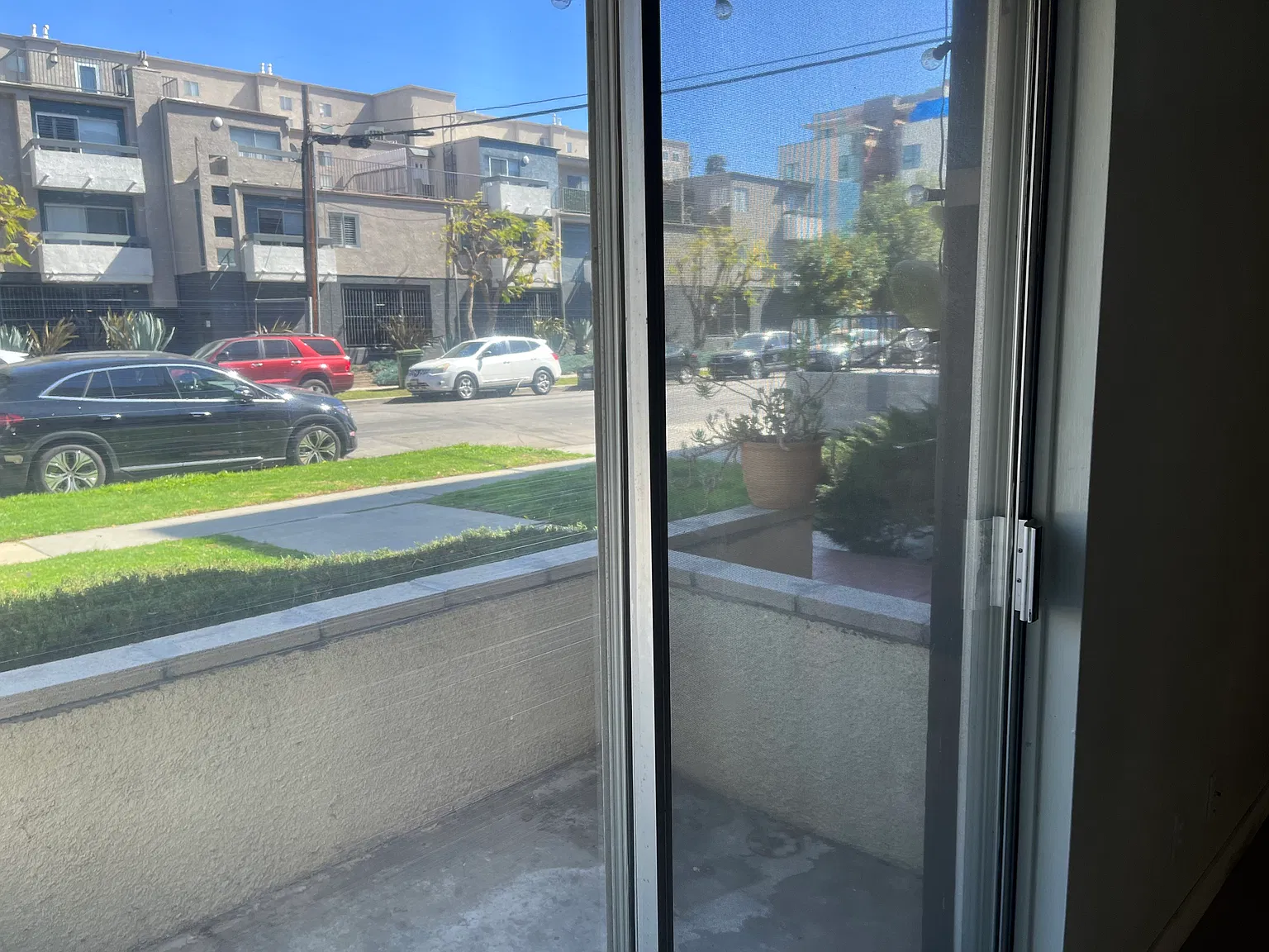 Studio, 300 sqft, $1,600 — Photo 3