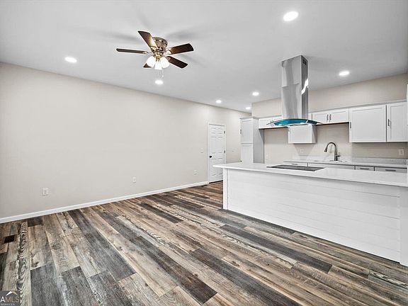 5th image of 719 Cavender Rd