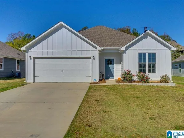 152 Ridgecrest Rd, Calera, AL 35040