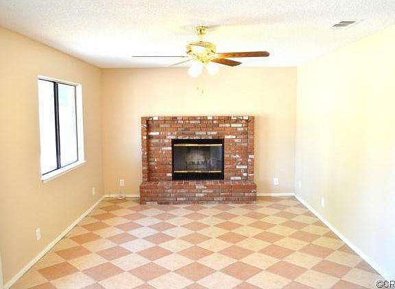 2nd image of 10221 Hemlock Ave
