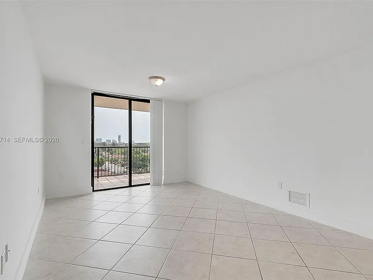1690 SW 27th Ave #805 — Photo 5