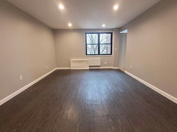 2nd image of 2643 Sedgwick Ave APT 33