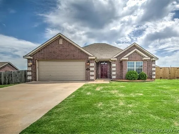 5515 Ashbrook Dr, Bartlesville, OK 74006