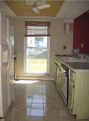 5th image of 2213 Banyan Dr