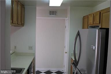 5th image of 9605 Lake Pointe Ct APT 303