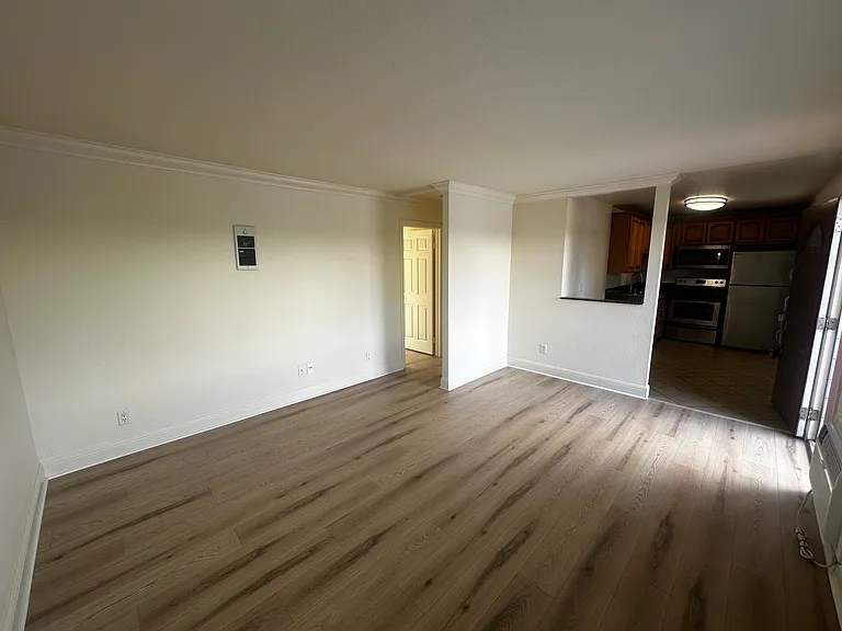 1371 E Washington Ave #103 — Photo 3