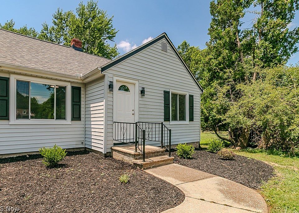 1st image of 2986 Bishop Rd