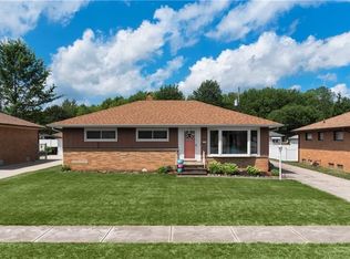 7216 Oakwood Rd, Parma, OH 44130