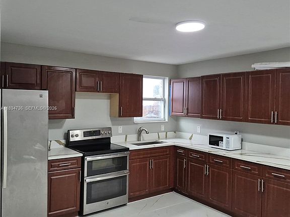 4th image of 1770 NW 44th St
