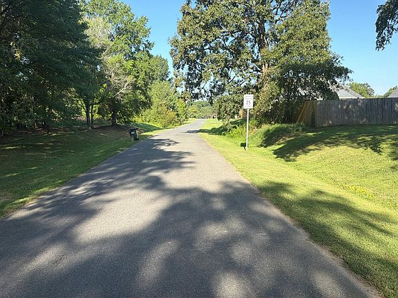 4th image of 100 Vineyard Dr