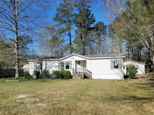 239 Lake Dr, Summerville, SC 29483