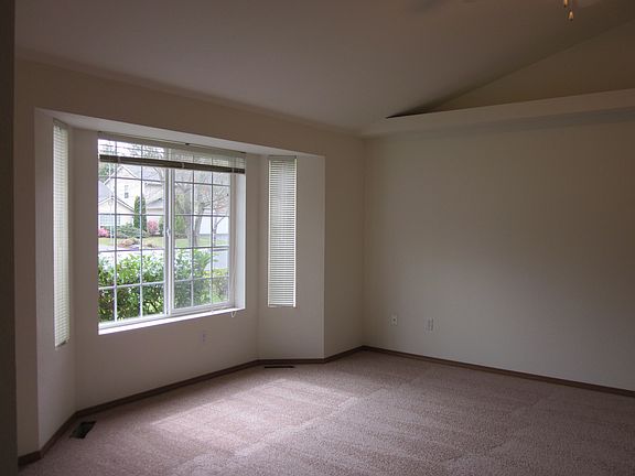 4th image of 6826 26th Ct SE