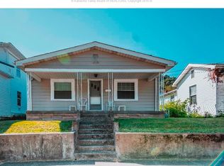 603 4th Ave, Montgomery, WV 25136