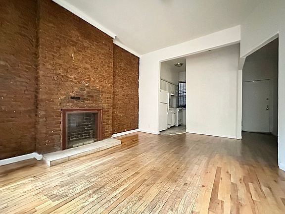 2nd image of 405 E 77th St APT 1