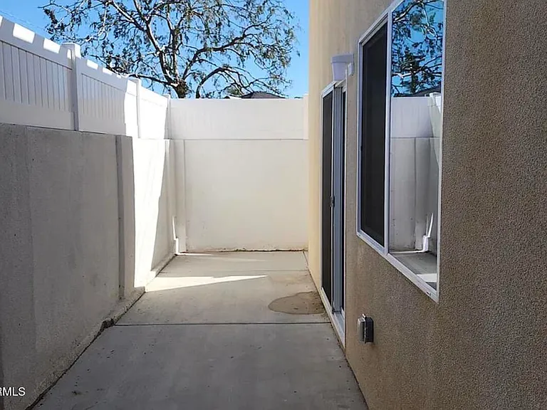 14422 Judd St — Photo 2