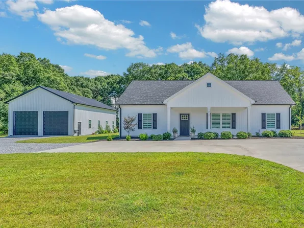 1817 Welcome Rd, Williamston, SC 29697