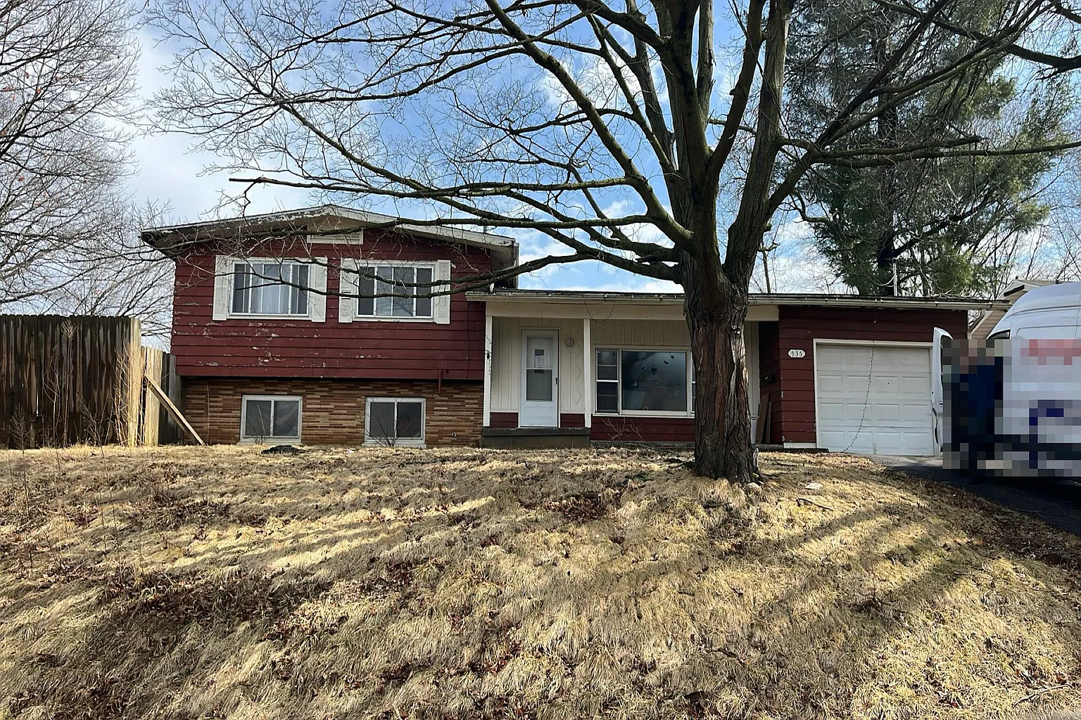 535 N Avenue C photo 1