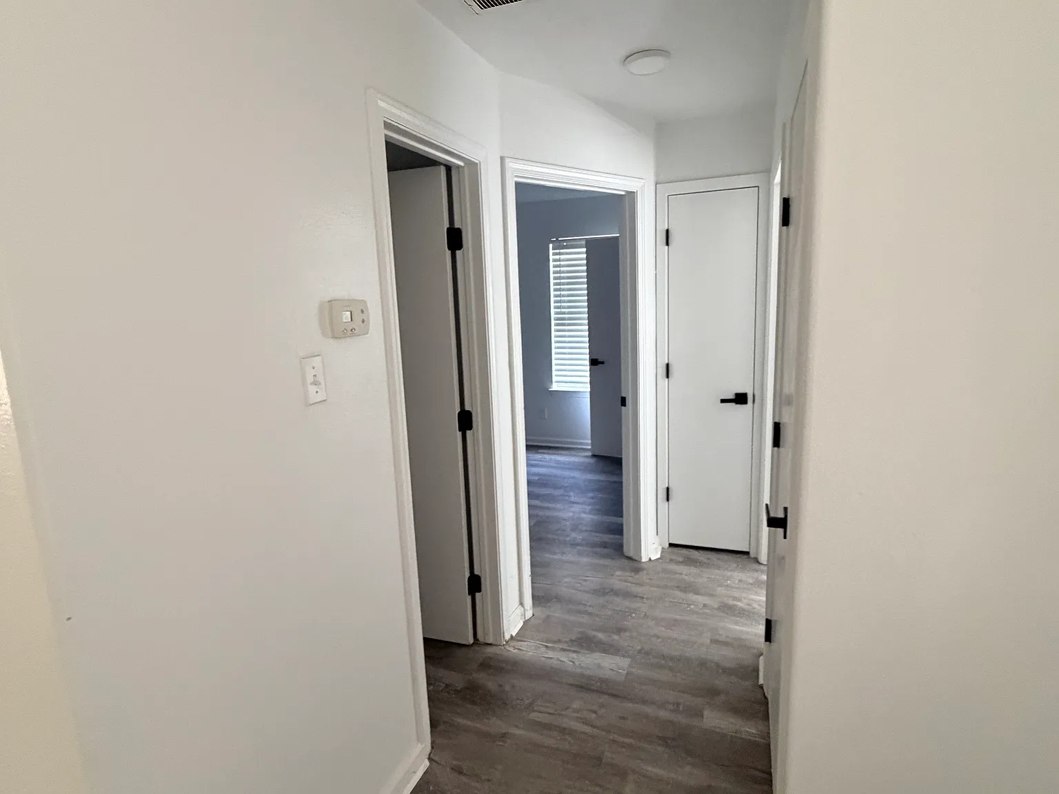3 bed, 1250 sqft, $1,800 — Photo 2