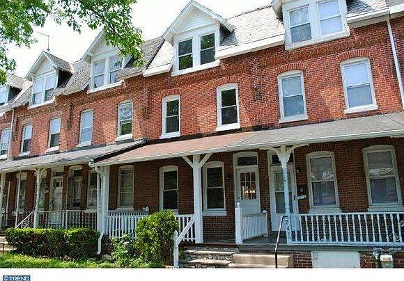 2nd image of 743 Haws Ave